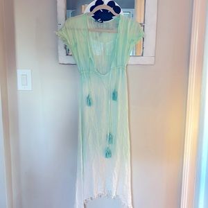Letarte beautiful Dress/ coverups size Medium